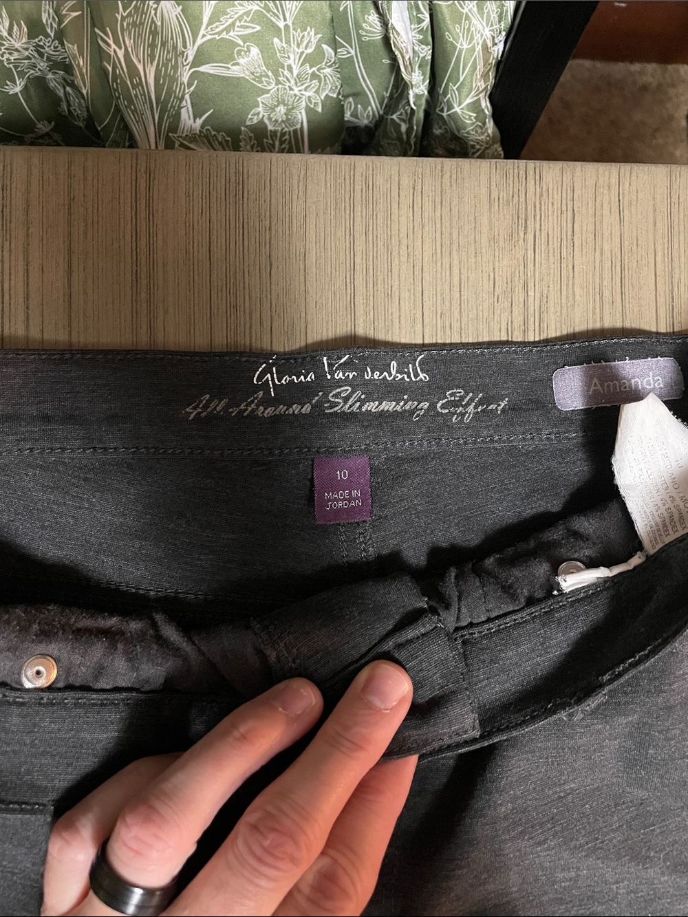 Gloria Vanderbilt Amanda Charcoal Gray Pull-On Pants